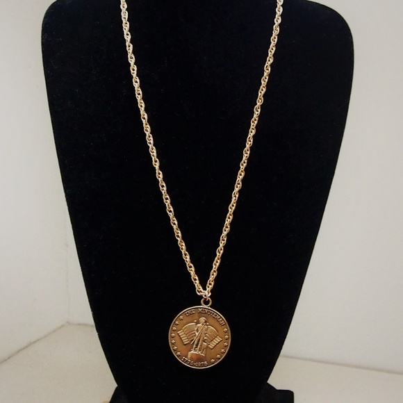 Vintage Jewelry - 1970s Bronze The minuteman 1776-1976 USA Coin